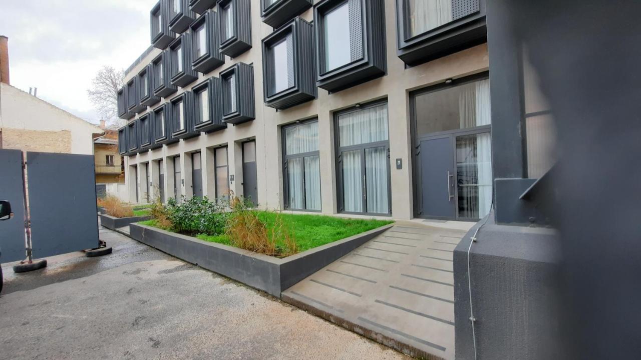 Peaceful Basement Apartment With Terrace & Free Gym Budapest Exterior photo